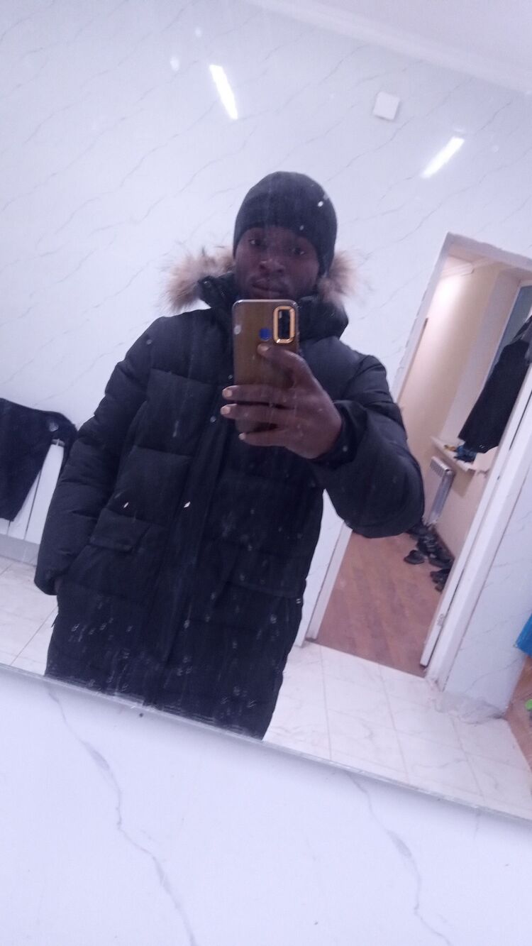  40179434  Ezekwe, 25 ,    
