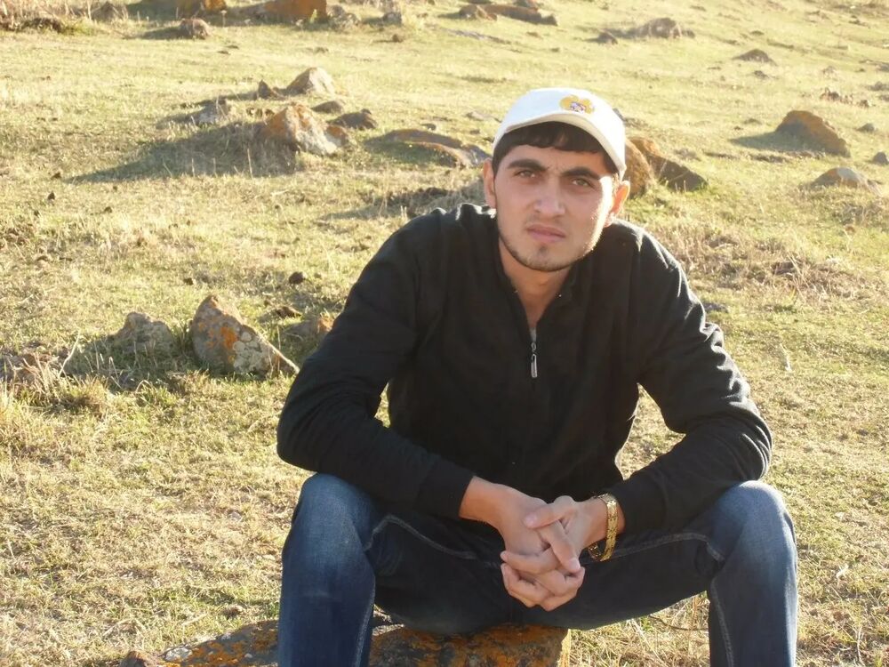  ,   Arman, 34 ,   ,   
