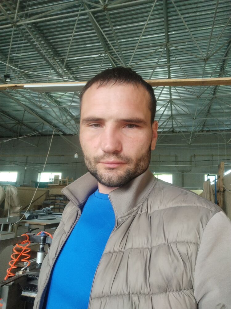  53077324  , 37 ,    