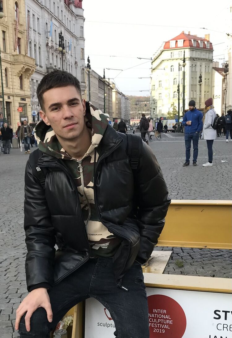  Praha,   Yurij, 25 ,   ,   , c , 