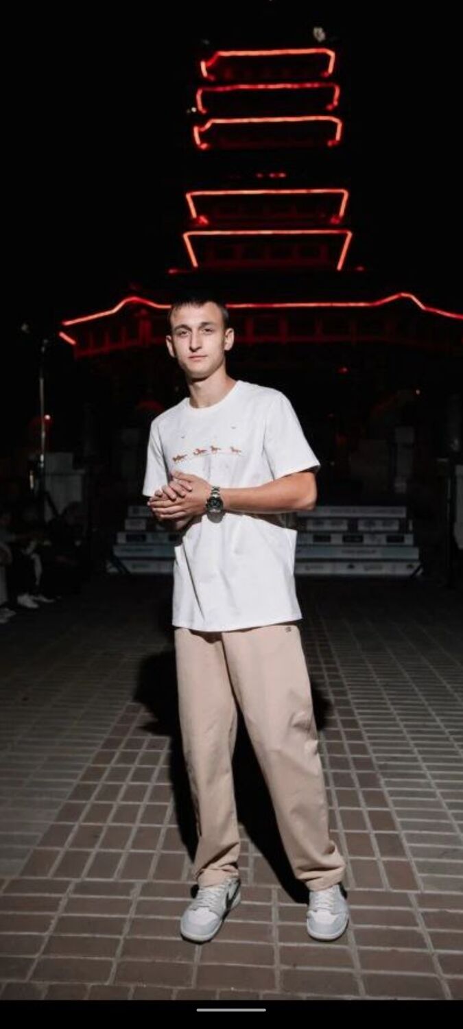  38629984  Vladimir, 23 ,    