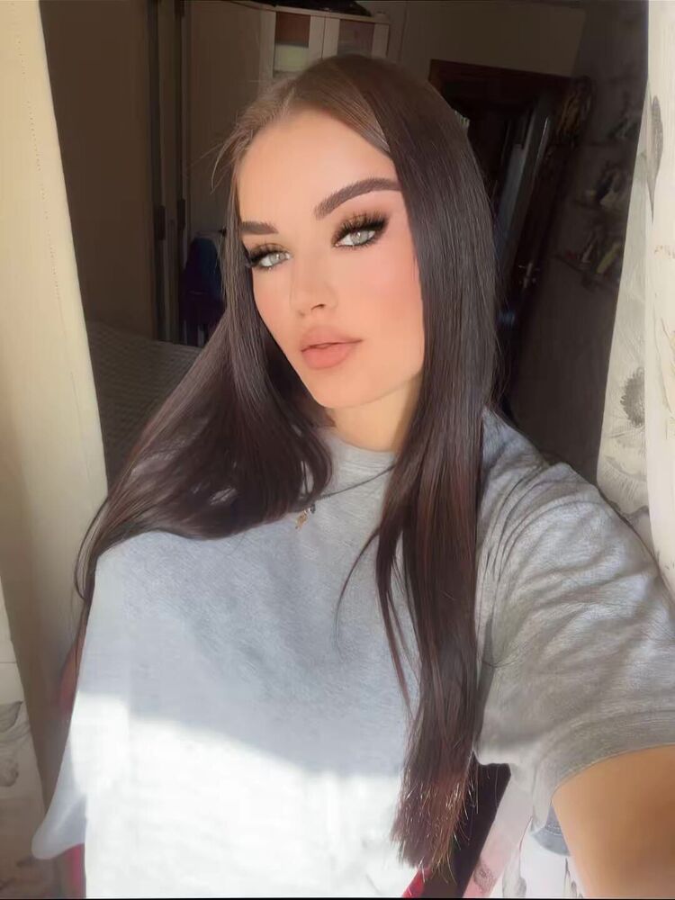  54220984  Anastasia, 21 ,    