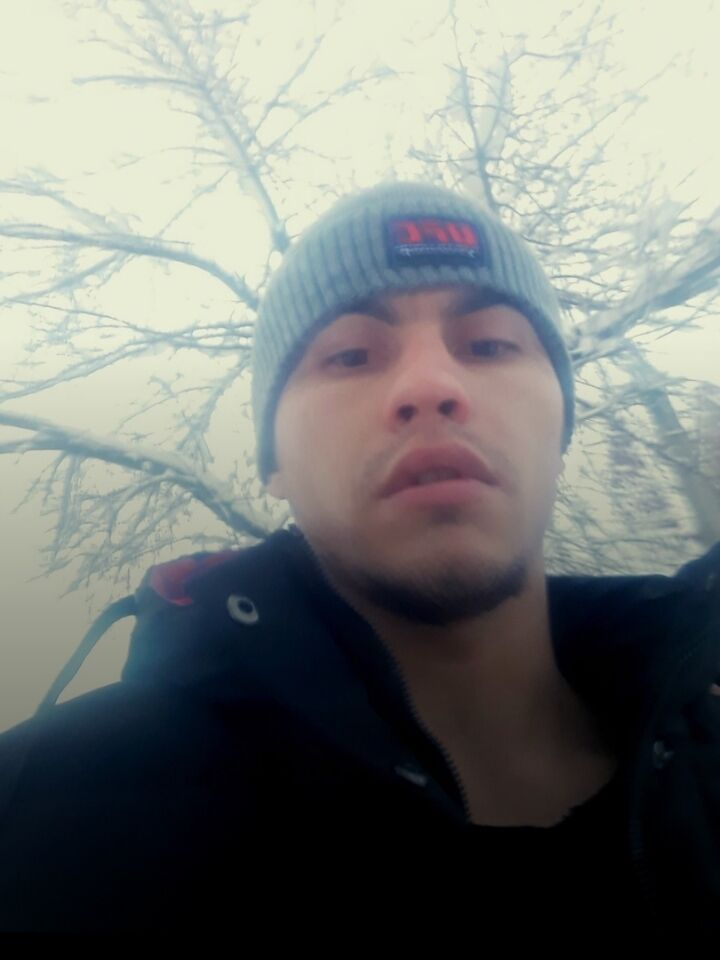  26950264  Alexander, 33 ,    