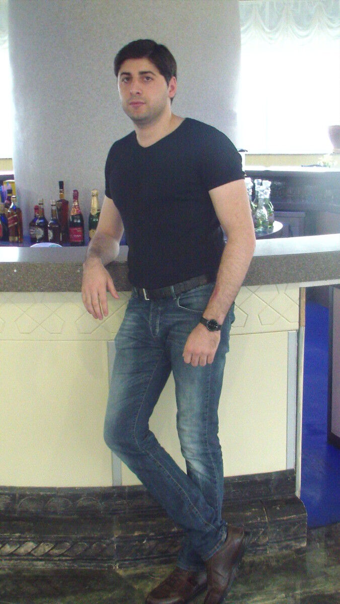  4436664  Ramin, 40 ,    