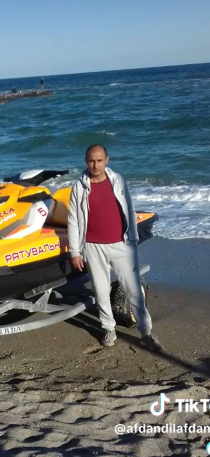  39698724  Afdandil, 46 ,    