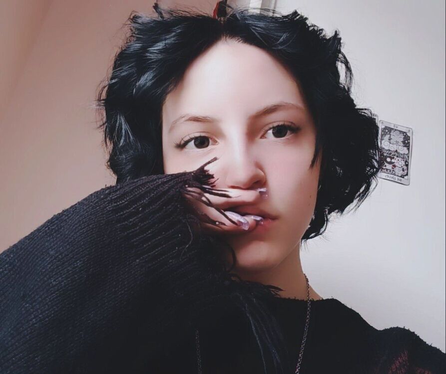  ,   Lalia, 19 ,   ,   