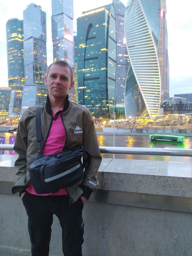  43559274  Artur, 35 ,    