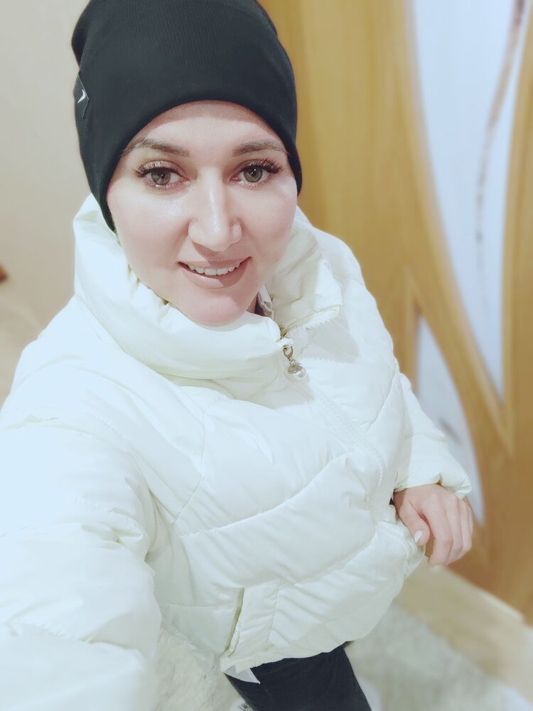  40683664  Ulyana, 33 ,    