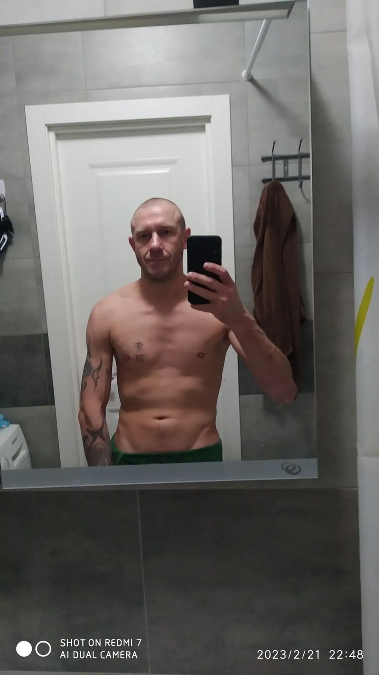  39105754  Alexander, 38 ,    