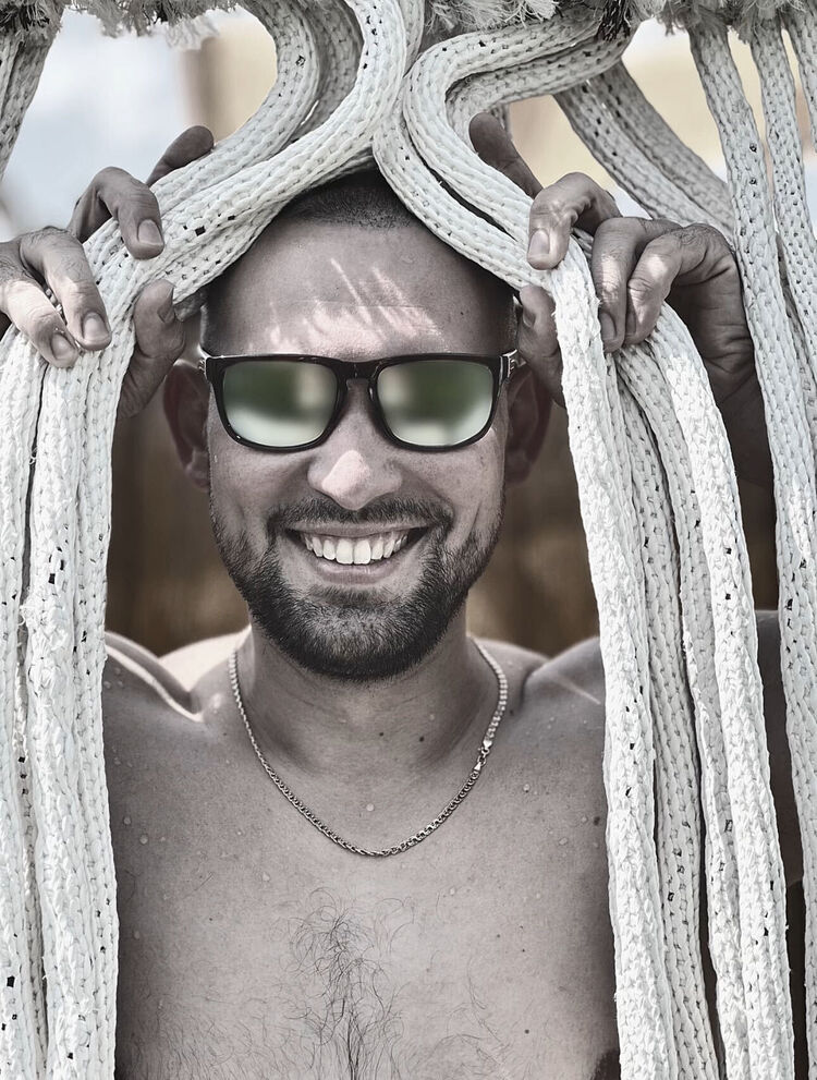  53199664  , 32 ,    Barcelona