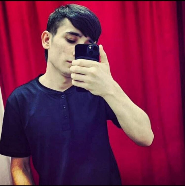  28421524  Ibragim, 22 ,    