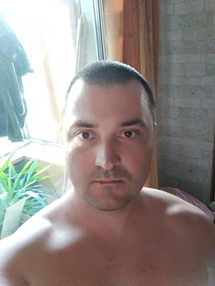  47967614  Den, 44 ,    