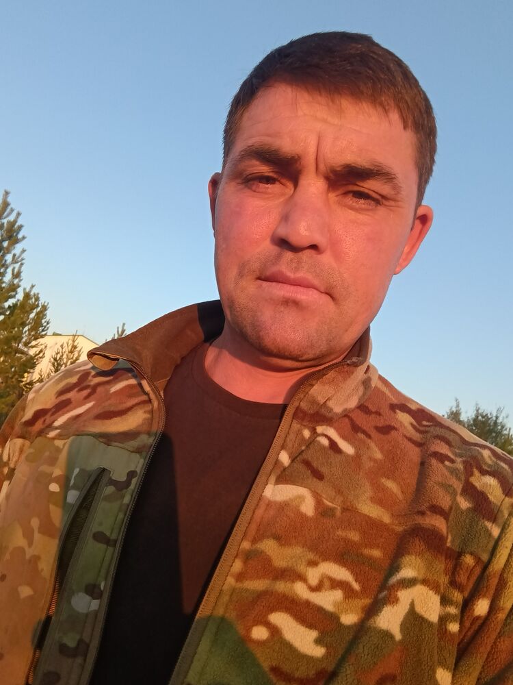  53709184  Andrei, 40 ,    