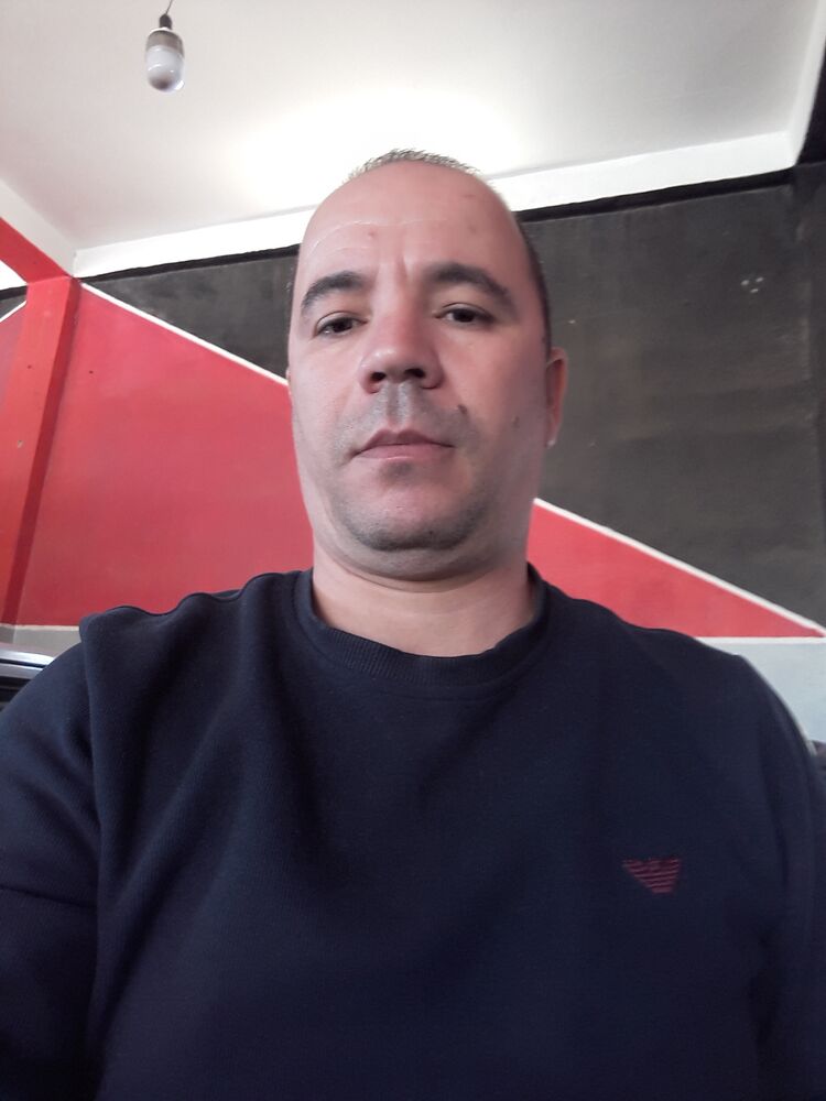  40257784  Kamelbouabid, 42 ,    Algiers