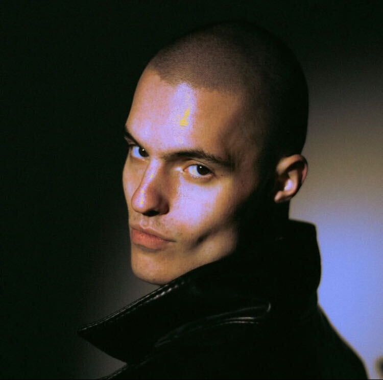  31992774  Valeriy, 27 ,    