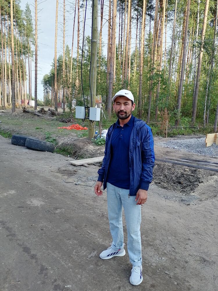  28667934  Azam, 33 ,    -