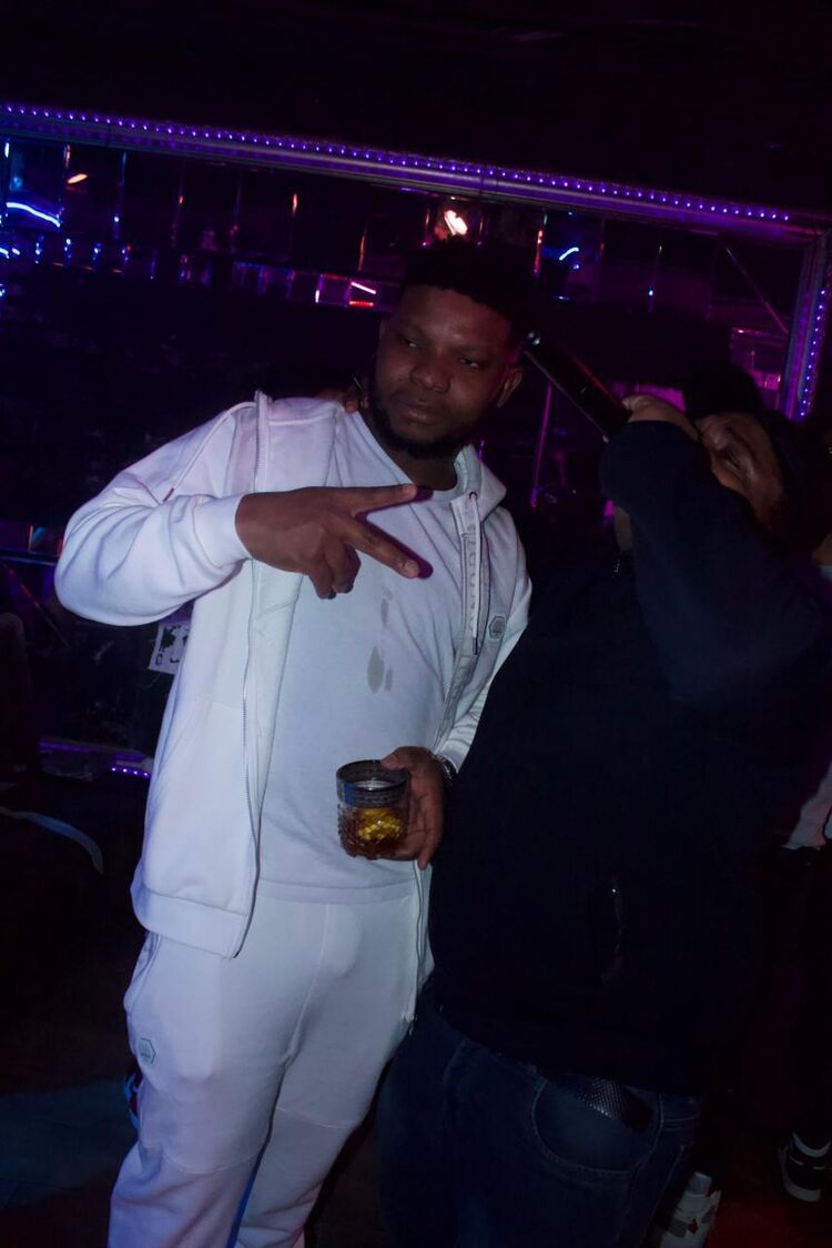  32709344  John A, 34 ,    