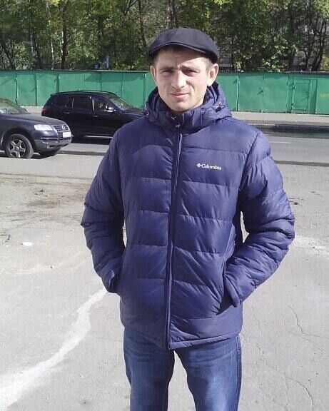  21560364  Nicolae, 41 ,    