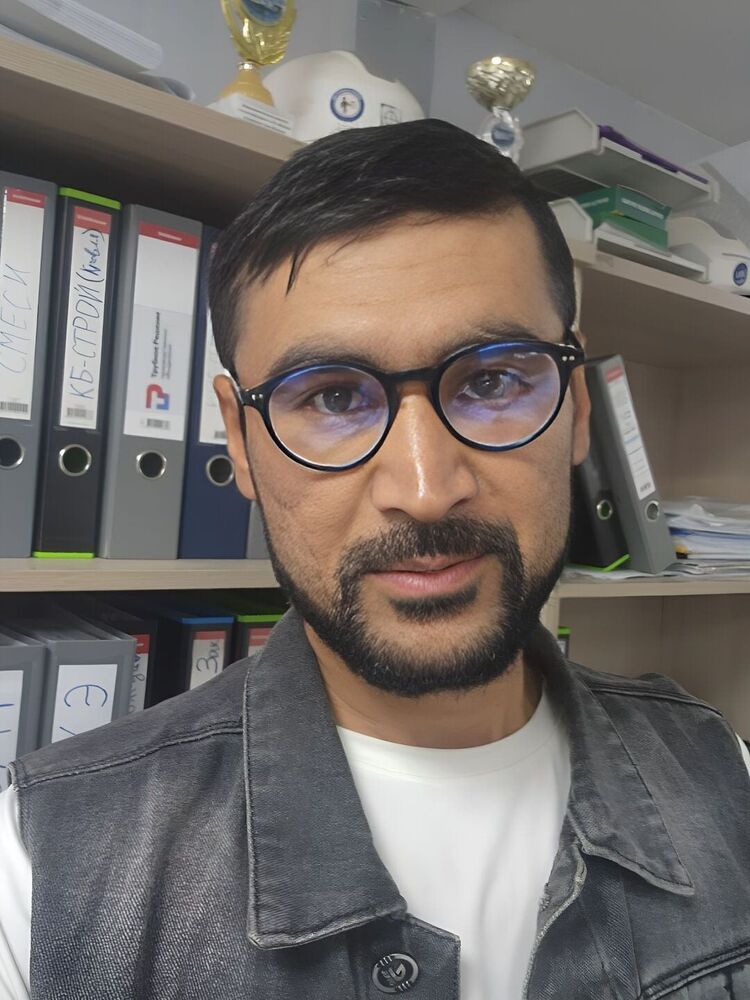  53753534  Mirjon, 33 ,    