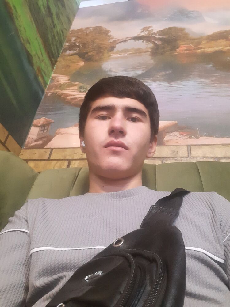  48618114  , 21 ,    -