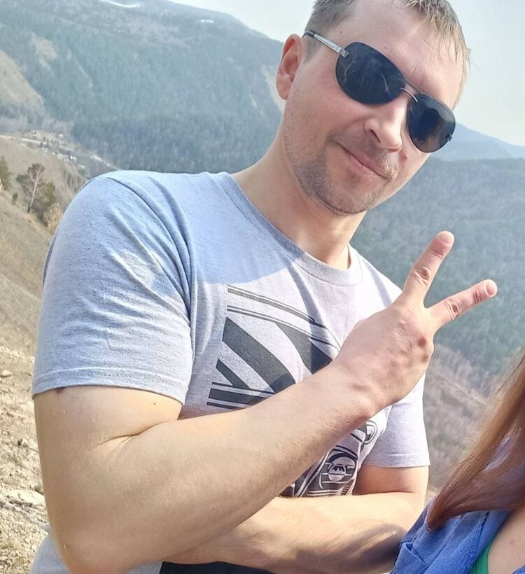  ,   Maxim, 42 ,   ,   , c , 