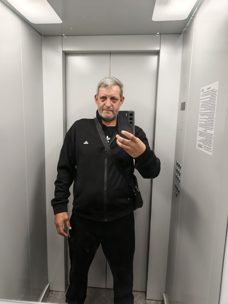  ,   Tolyas, 43 ,   ,   