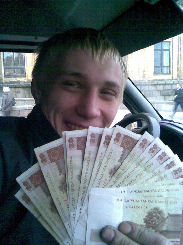  11580234  Aleksandr, 37 ,    