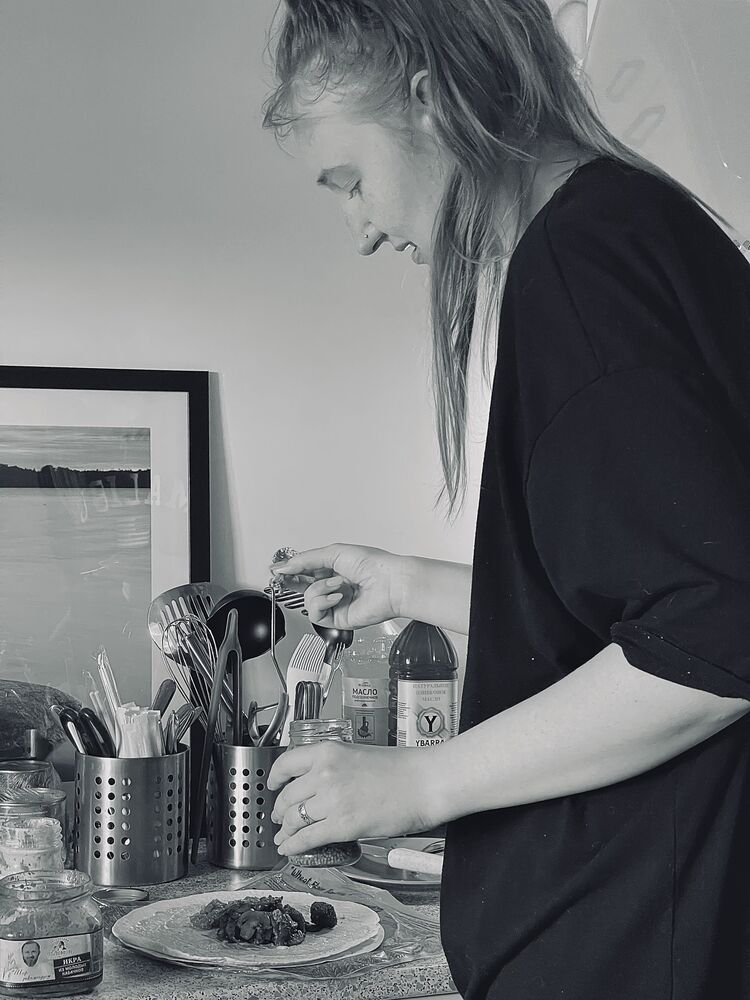  26241234  Mari, 28 ,    -