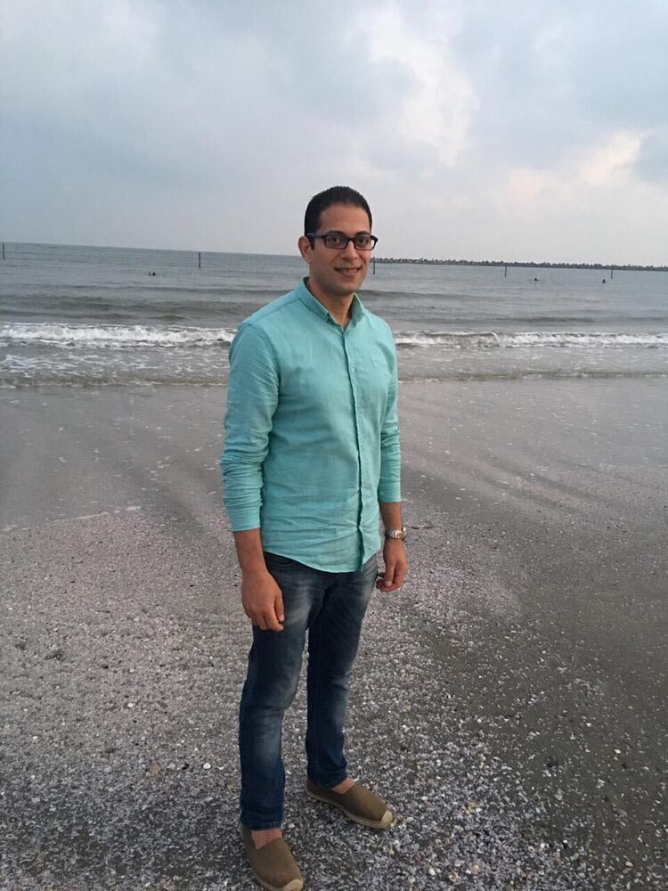  24709324  Sayed, 42 ,    