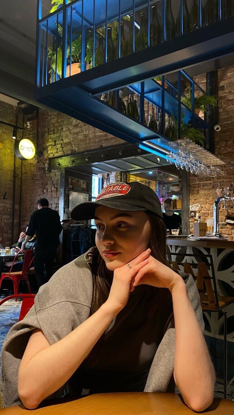  -,   , 22 ,   