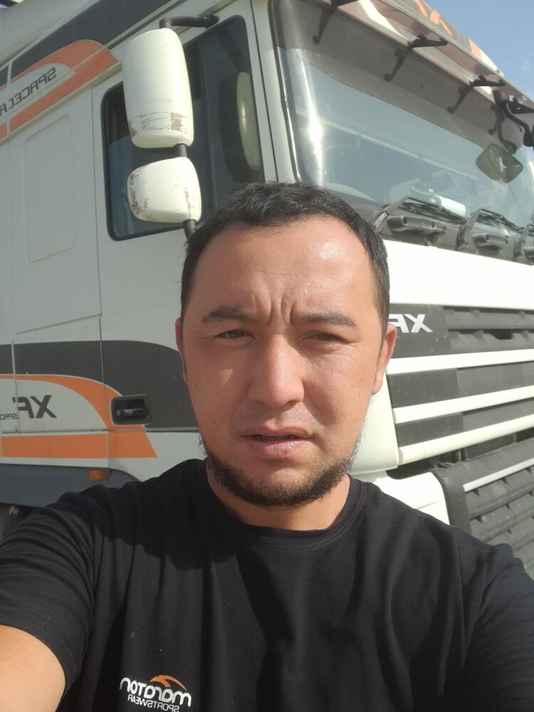  29408934  Shuhrat, 38 ,    