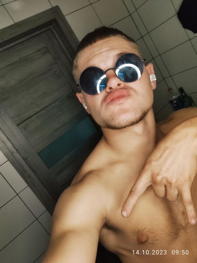 ,   Sasha, 21 ,   ,   , c , 