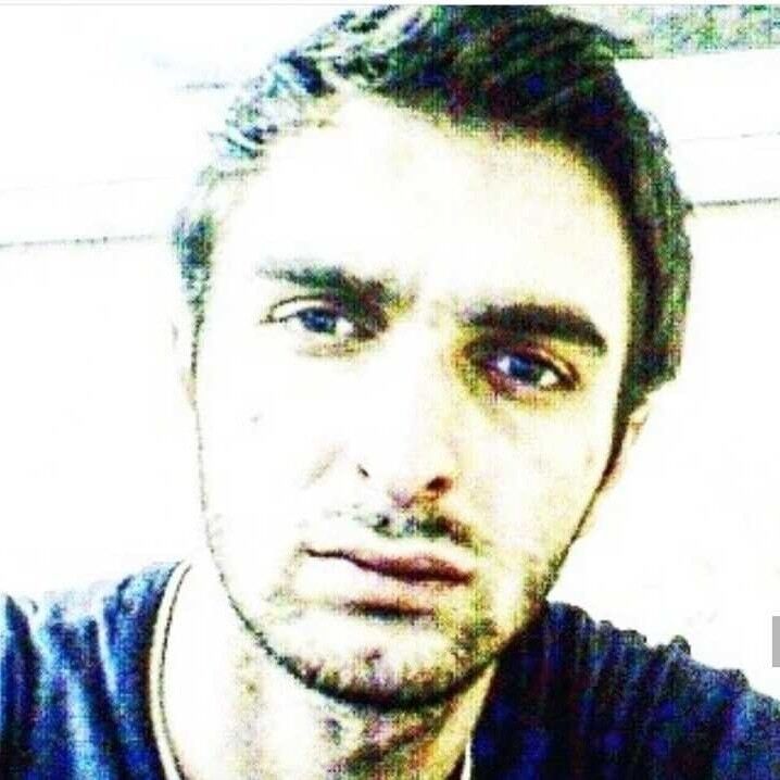  19435864  Roman, 33 ,    