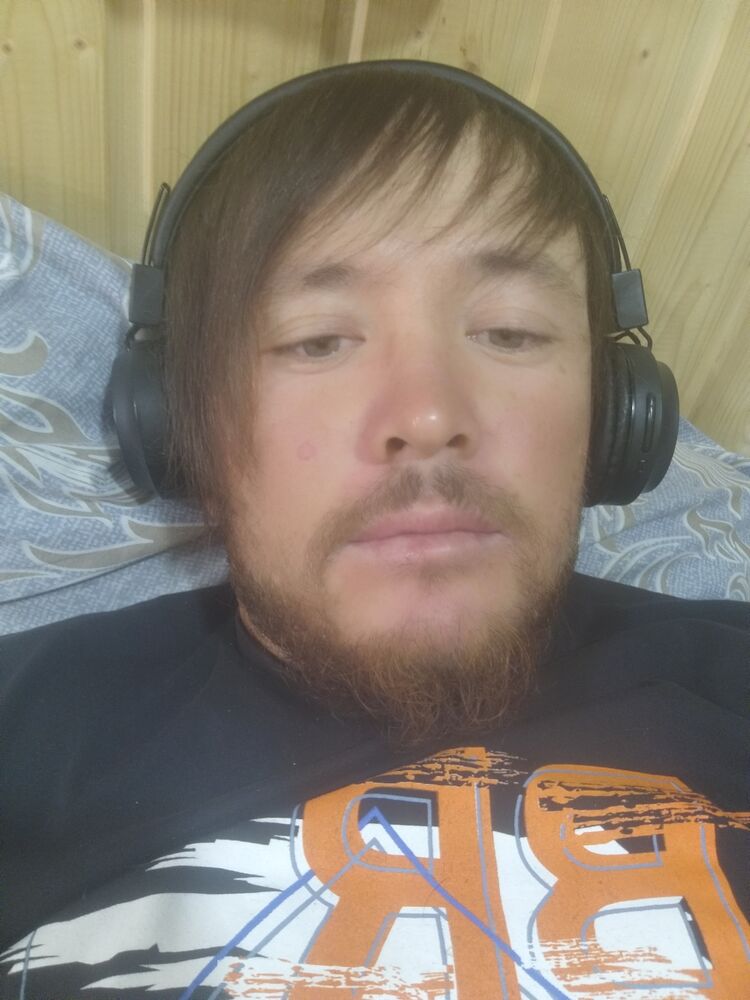  37701274  Boburjon, 36 ,    