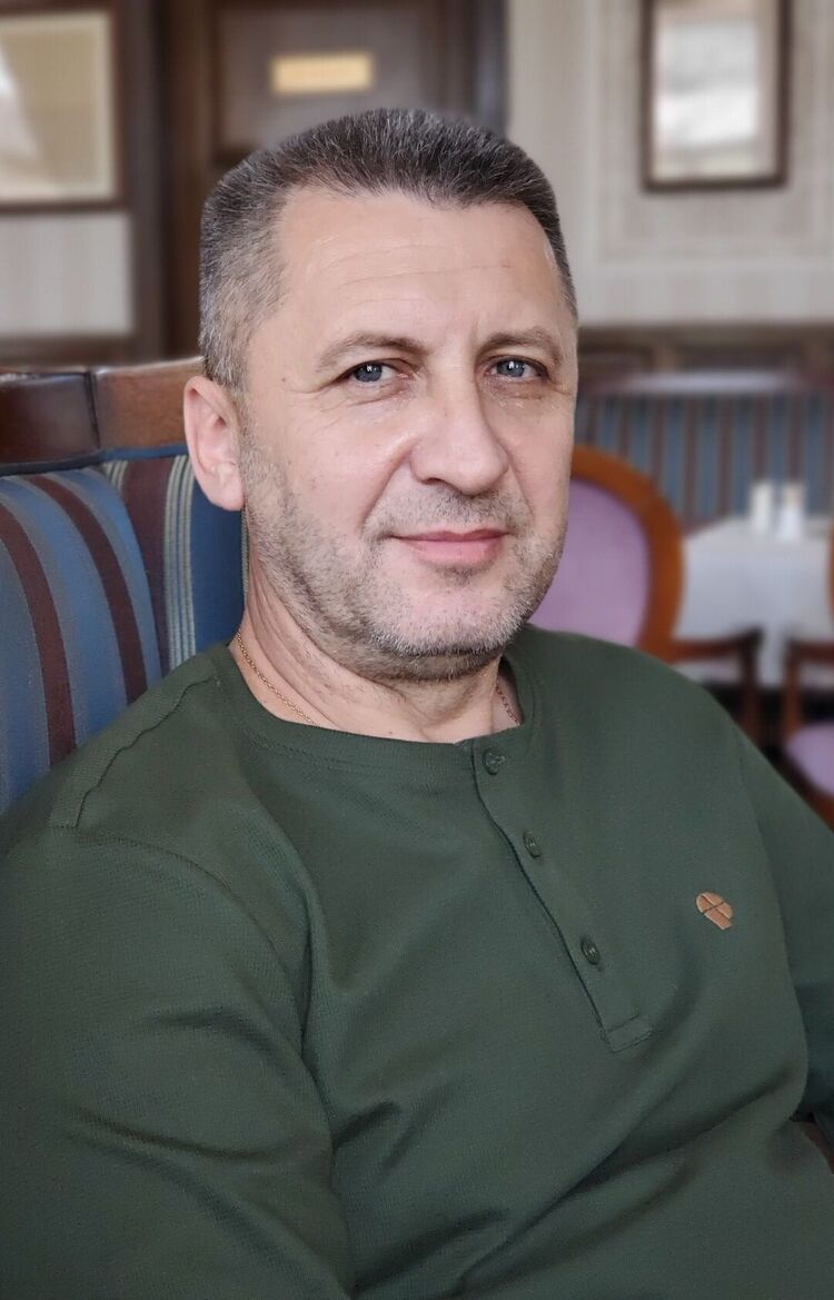  24654514  Arthur, 56 ,    