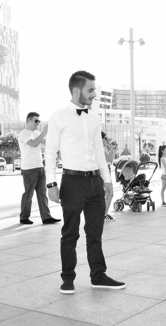  9507374  Leon, 26 ,    