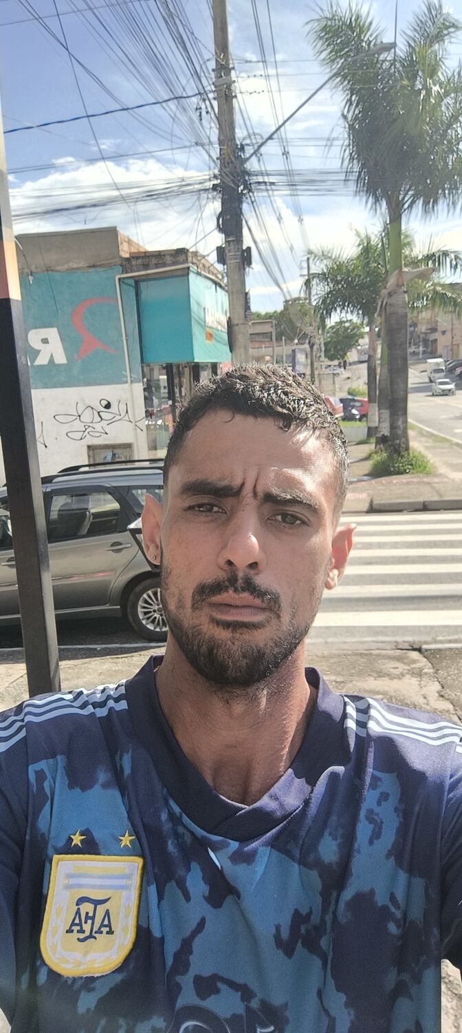  --,   Nicolas, 28 ,   ,   , c 