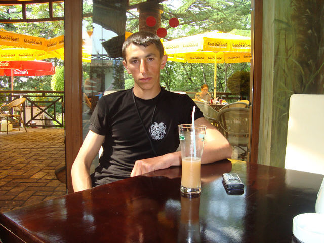  ,   Armen, 37 ,     , c 