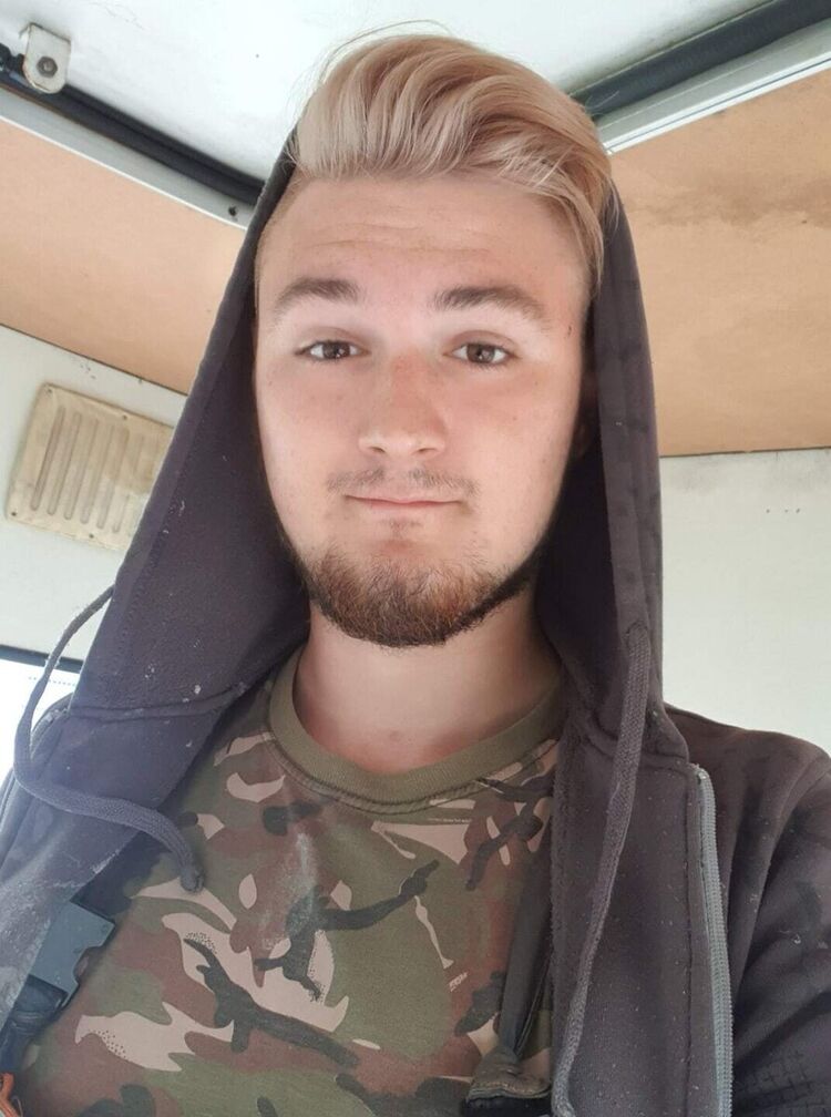  20845164  Aleks, 25 ,    