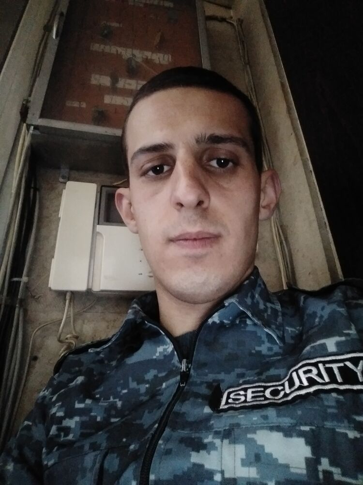  ,   Armen, 27 ,   ,   