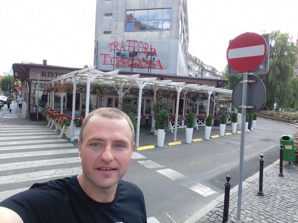  12776794  Andrei, 48 ,    -