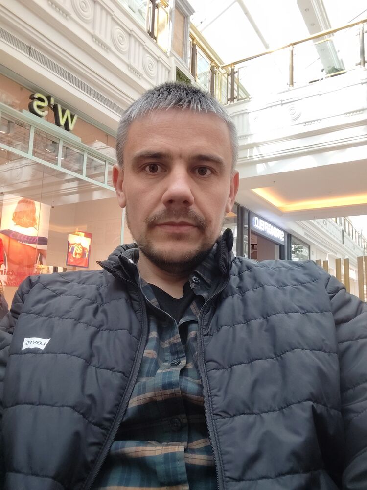  51120284  Andriy, 40 ,    Alcobendas