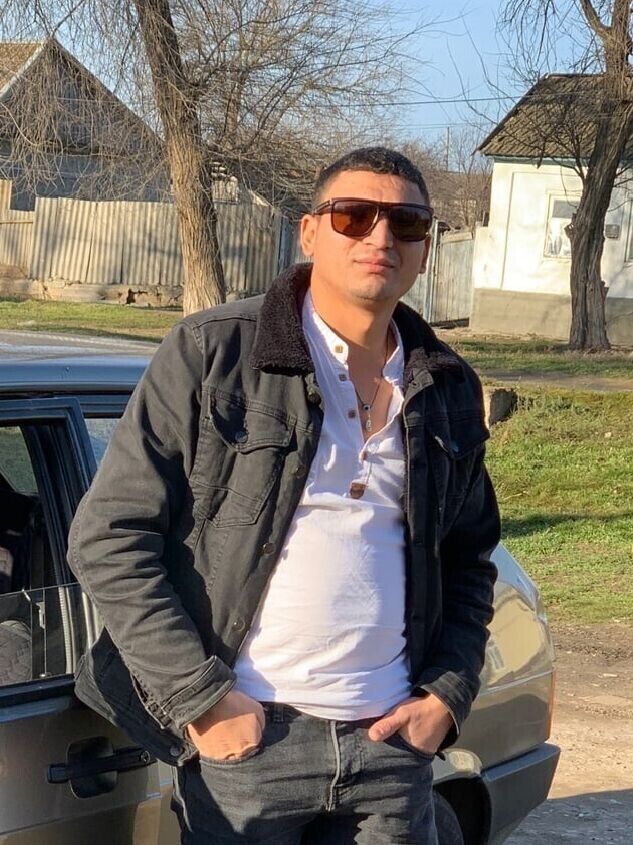  ,   Artur, 34 ,   ,   