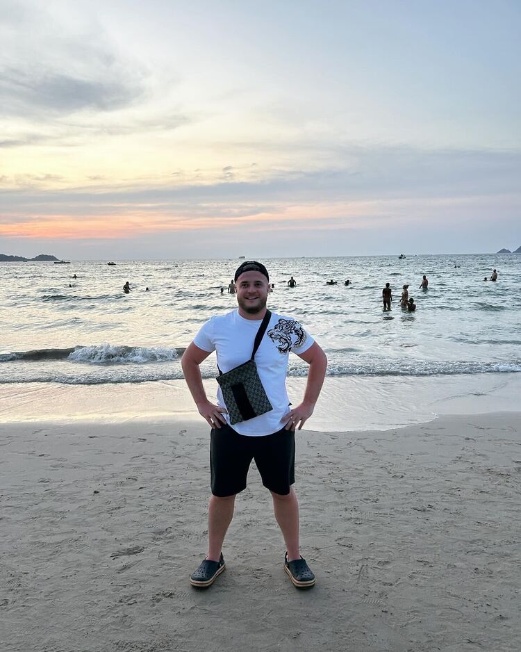  41696284  , 29 ,    Phuket