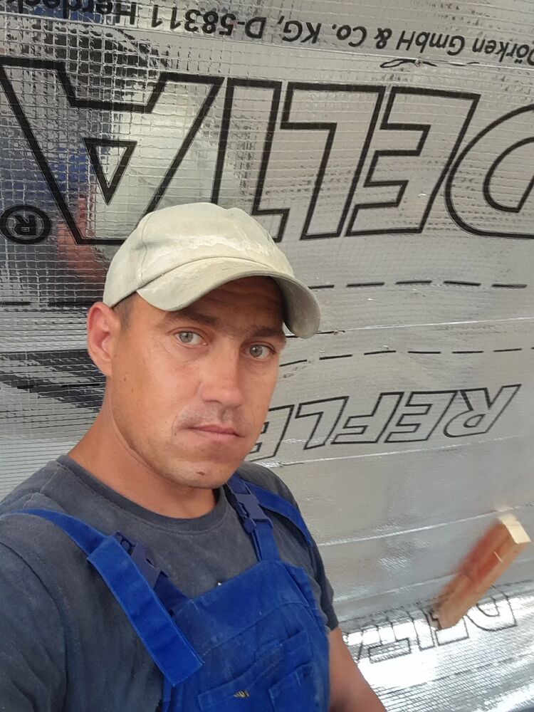  46922804  , 41 ,    