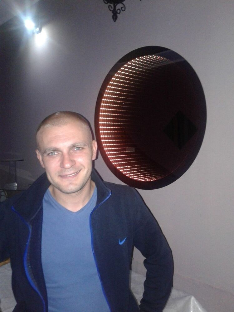  10516524  Pavel, 39 ,    