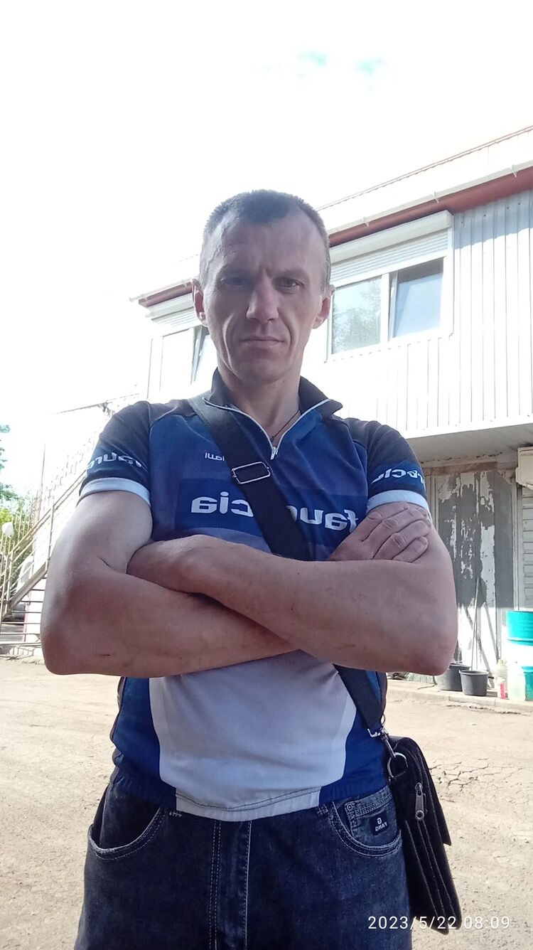  37089264  Kostya, 41 ,    