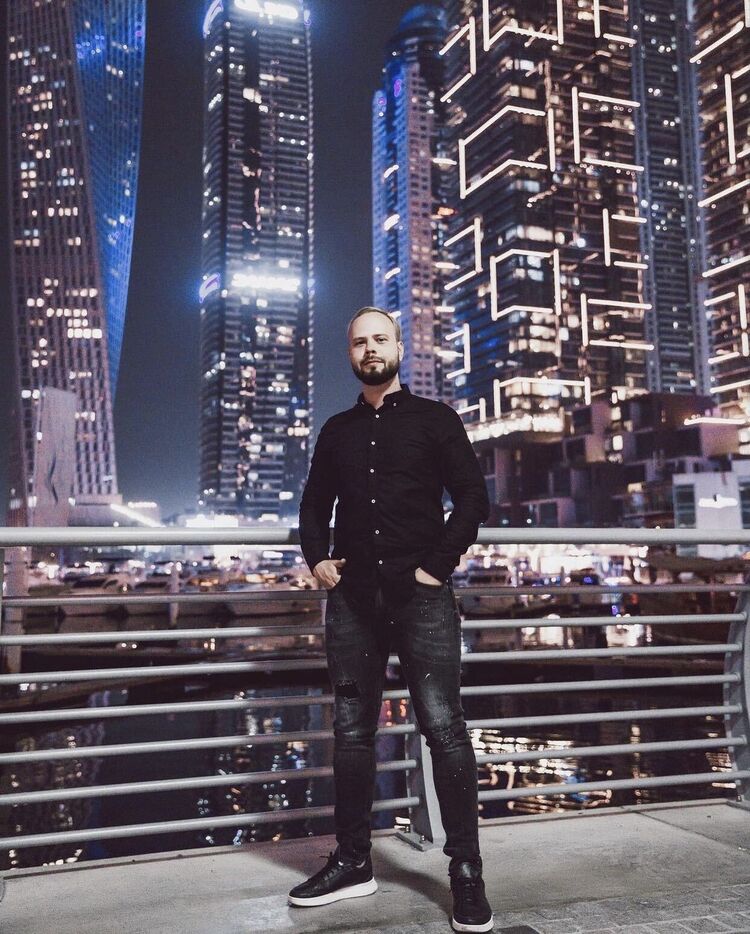  26888444  Alex, 33 ,    