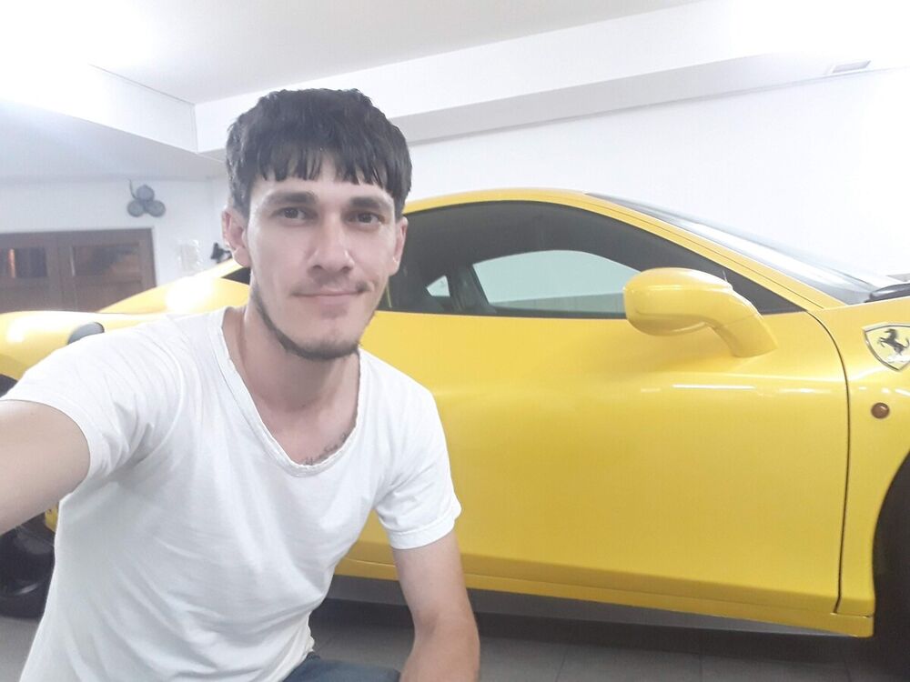  20987494  Anar, 37 ,    