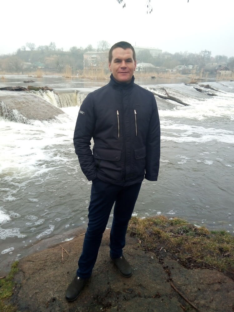  12469874  Igor, 33 ,    